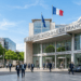 Façade de banque française dans un quartier d'affaires pour le crédit immobilier 2026